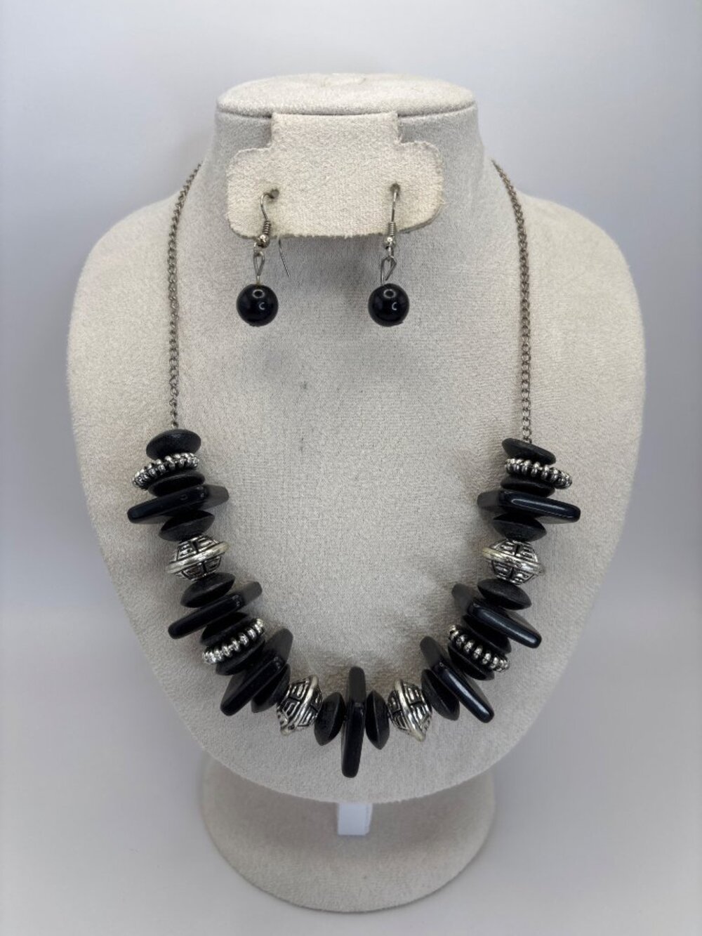 Statement Necklace and Ball Earring Set Black & Silver